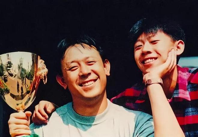 变老后我就成了你本人看到都会愣三秒冰球突破游戏“跨龄撞脸”的5对明星(图17)