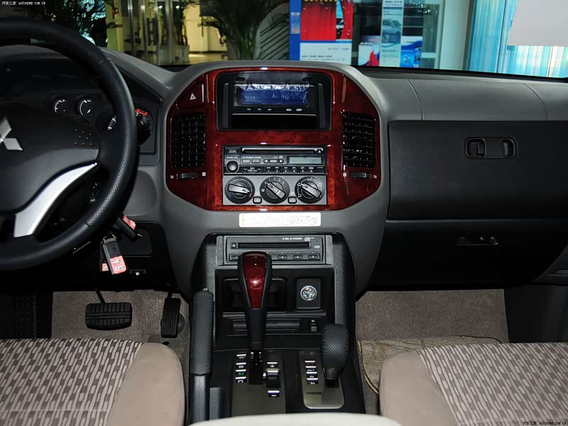 丰汽车的内饰设计有哪些亮点？冰球突破豪华